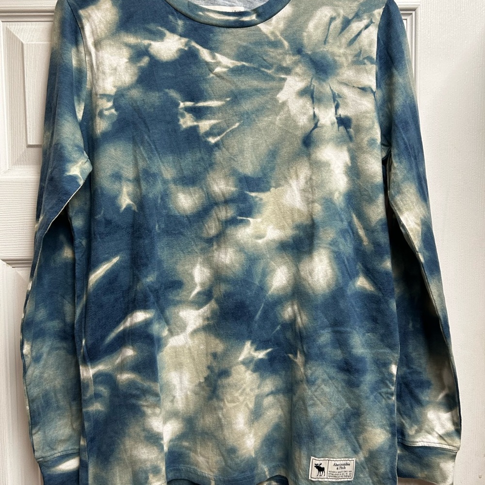 Abercrombie Kids Blue and White Tie-Dye Tee